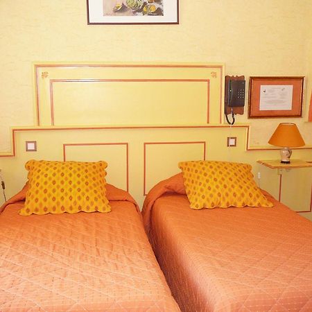 Hotel Du Fiacre كارْبُنْترا المظهر الخارجي الصورة