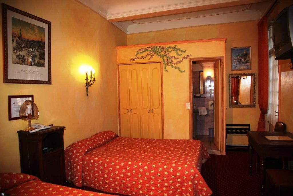 Hotel Du Fiacre كارْبُنْترا الغرفة الصورة