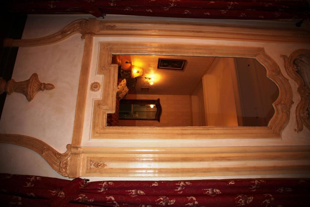 Hotel Du Fiacre كارْبُنْترا الغرفة الصورة