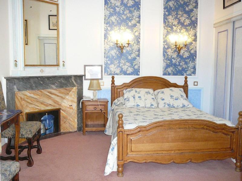 Hotel Du Fiacre كارْبُنْترا المظهر الخارجي الصورة
