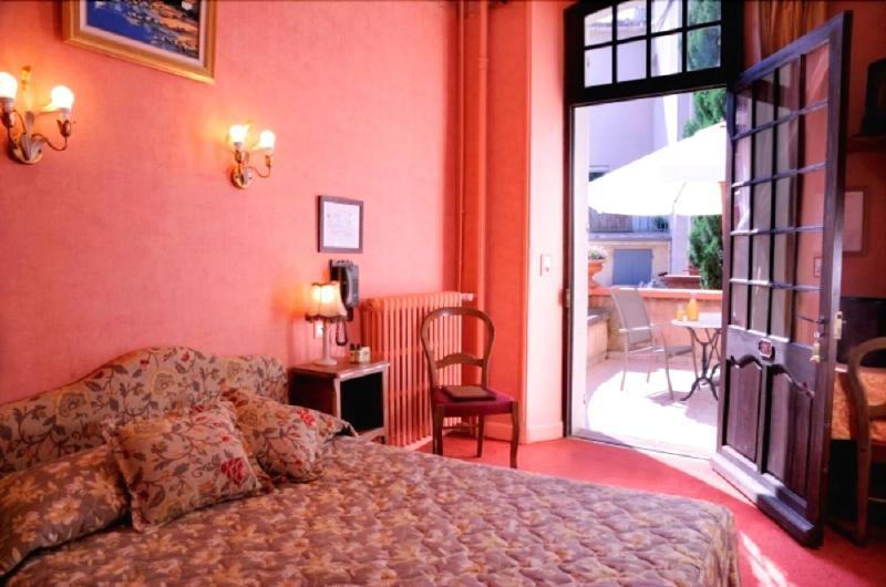 Hotel Du Fiacre كارْبُنْترا المظهر الخارجي الصورة