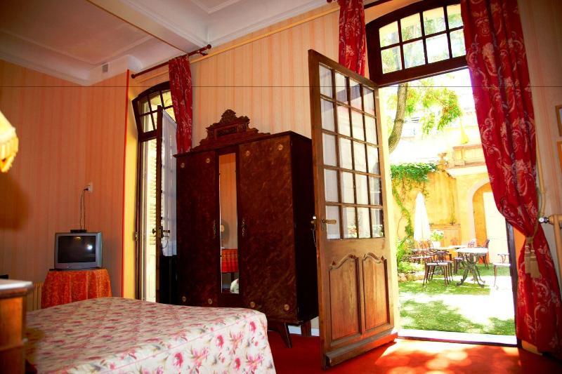 Hotel Du Fiacre كارْبُنْترا المظهر الخارجي الصورة
