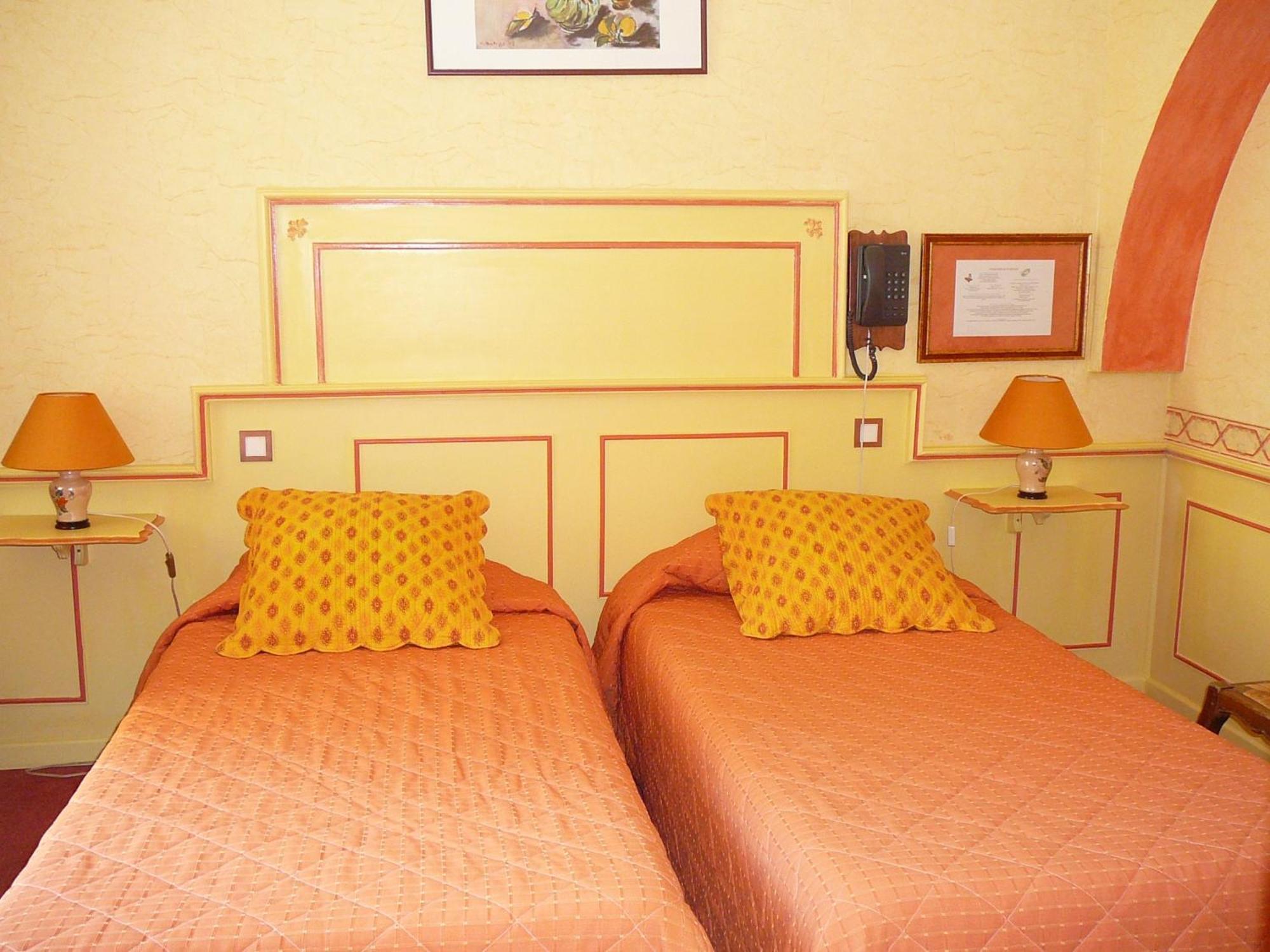 Hotel Du Fiacre كارْبُنْترا المظهر الخارجي الصورة