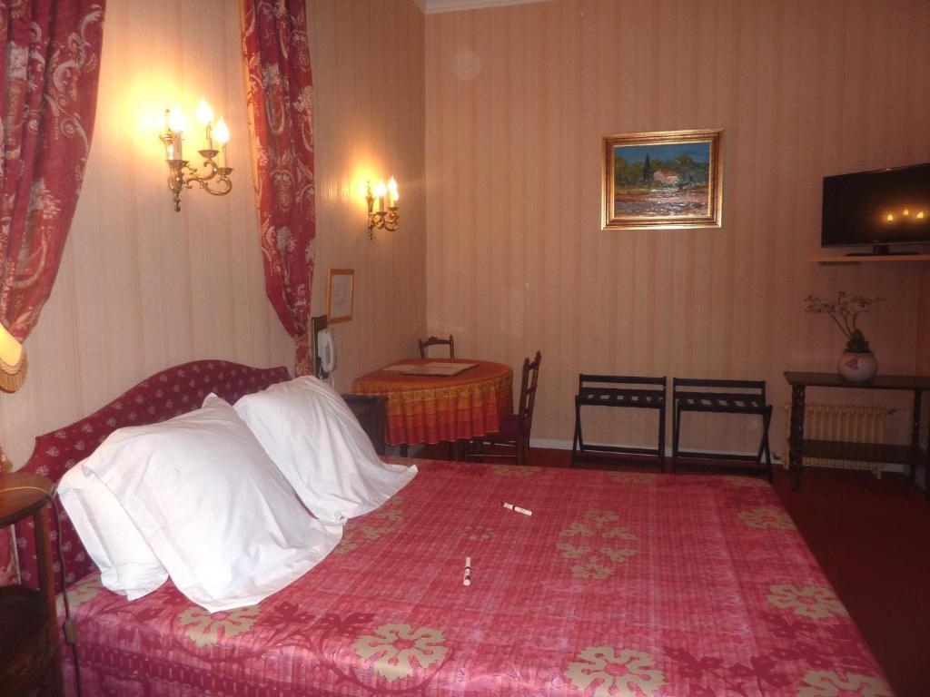 Hotel Du Fiacre كارْبُنْترا المظهر الخارجي الصورة