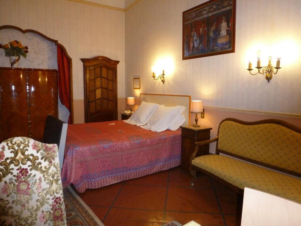 Hotel Du Fiacre كارْبُنْترا المظهر الخارجي الصورة