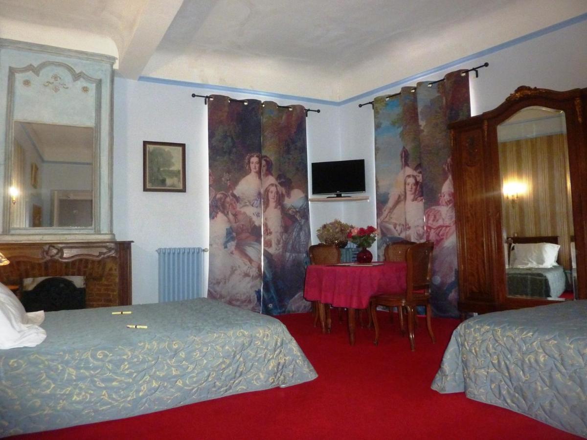 Hotel Du Fiacre كارْبُنْترا الغرفة الصورة
